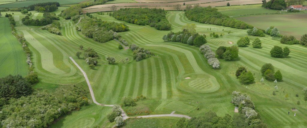 https://eastcoastgolf.co.uk/wp-content/uploads/2020/11/Kirkbymoorside-Golf-Club-1024x427-1.jpg